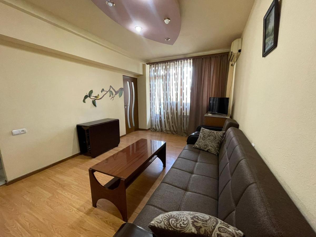 Apartment In Yerevan, Centre Экстерьер фото